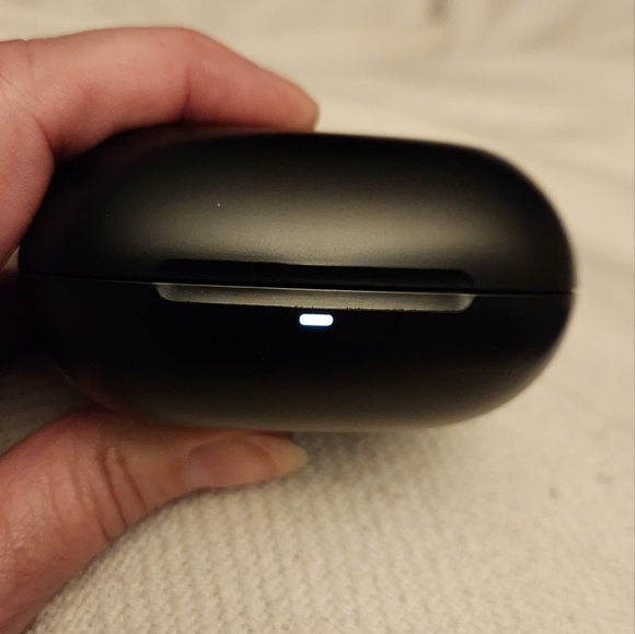 NIB Wrap around the ear Bluetooth Earbuds/Earphones - Picture 9 of 13